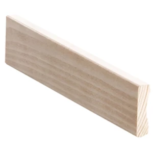 Mallipala: Jalkalista 12x42x3300mm Mänty Valkolakattu Tammensävy